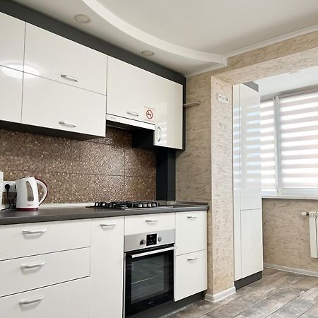 0147 New Flat Near Airport Zhulyany Sofievskaya Borshchagovka Daire Kiev Dış mekan fotoğraf